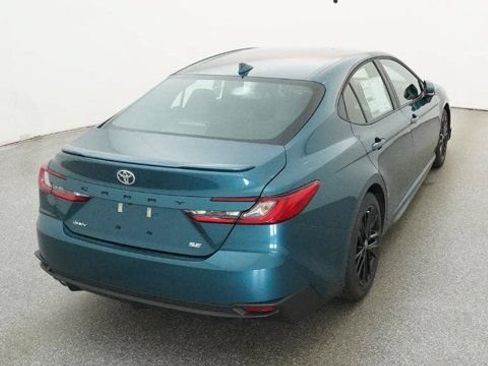 New 2026 Toyota Camry Hybrid FWD image 7