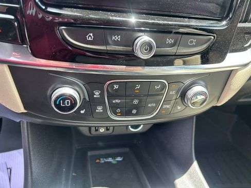 Used 2023 Chevrolet Traverse LT FWD image 22