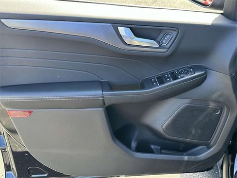 New 2025 Ford Escape SE image 13