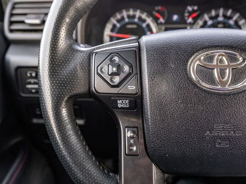 Used 2018 Toyota 4Runner TRD Off-Road Premium AWD/4WD image 22