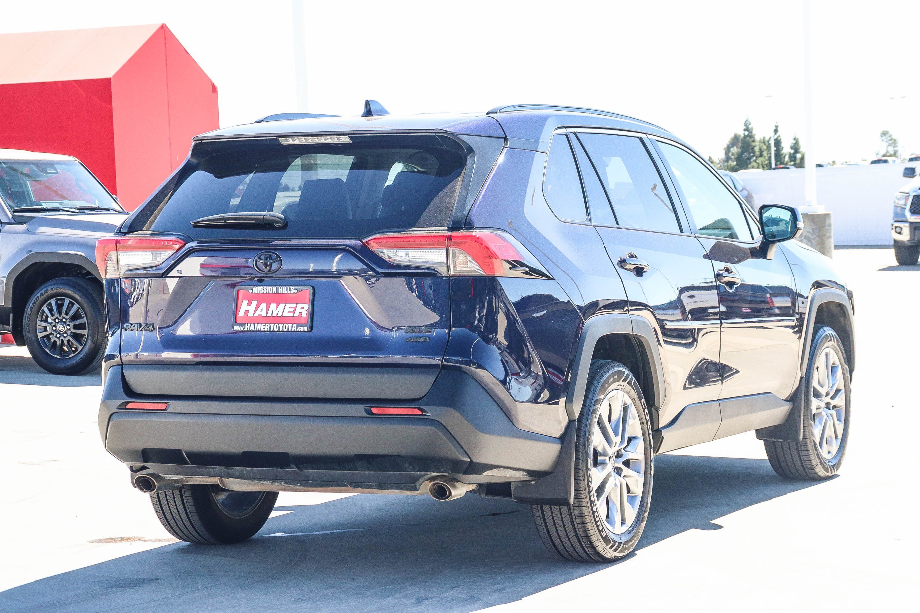 Certified 2022 Toyota RAV4 XLE Premium AWD/4WD image 7
