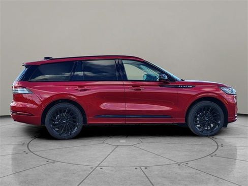 New 2025 Lincoln Aviator Reserve w/ Jet Appearance Package image 13