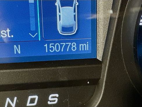 Used 2018 Ford Taurus SE image 25