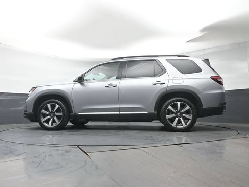 Certified 2025 Honda Pilot Touring image 36