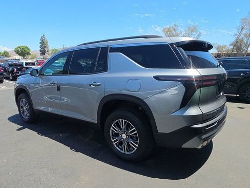 Used 2026 Chevrolet Traverse LT AWD/4WD image 4