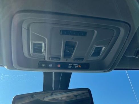 Used 2022 Chevrolet Silverado 3500 LT image 45