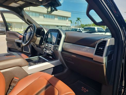 Used 2022 Ford F450 King Ranch w/ King Ranch Ultimate Package image 30