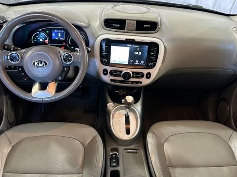 Used 2019 Kia Soul EV + FWD image 4