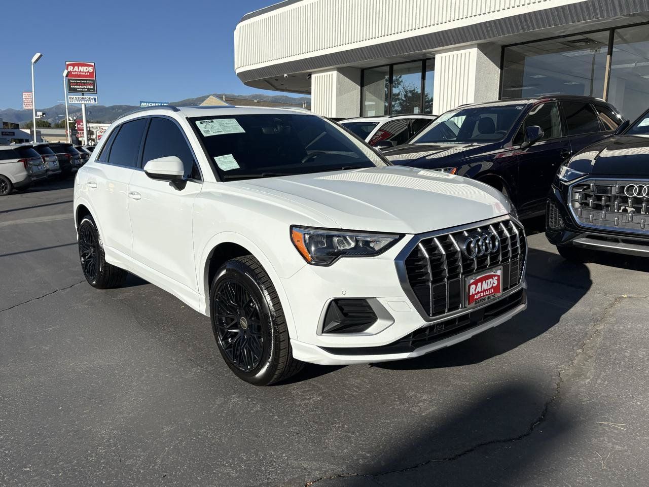 Used 2022 Audi Q3 2.0T Premium w/ Convenience Package AWD/4WD image 2