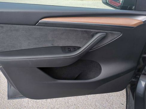 Used 2023 Tesla Model Y AWD image 20
