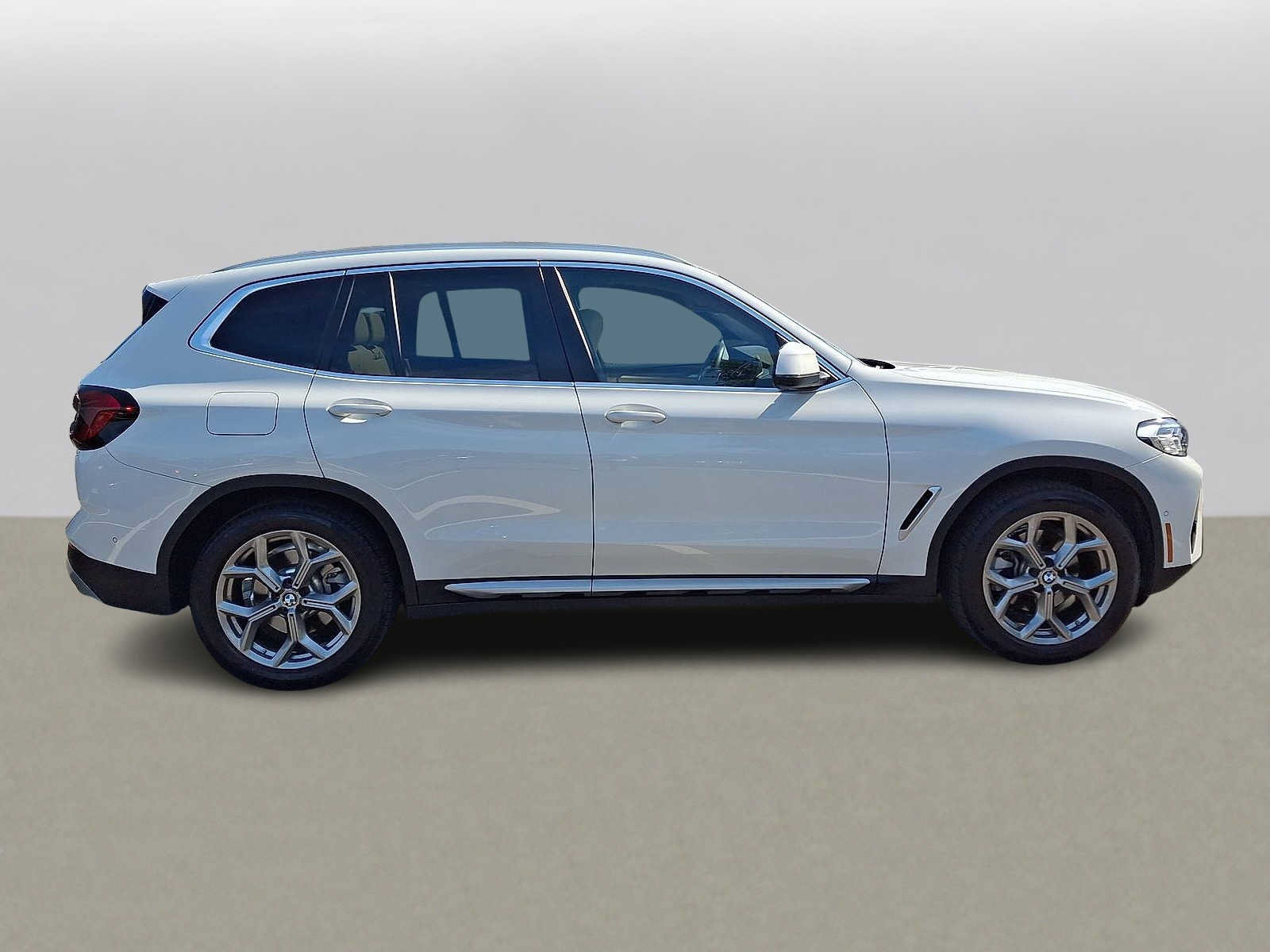 Used 2024 BMW X3 xDrive30i w/ Convenience Package AWD/4WD image 32