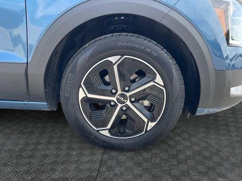 Used 2024 Kia Niro EX FWD image 14