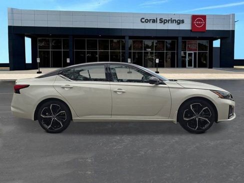 New 2026 Nissan Altima 2.5 SR w/ SR Premium Package FWD image 6
