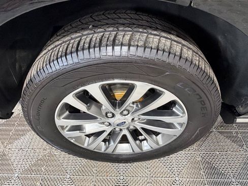 Used 2018 Ford Expedition Limited AWD/4WD image 18