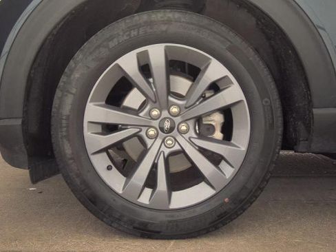 Used 2023 Ford Explorer XLT w/ Equipment Group 202A AWD/4WD image 6