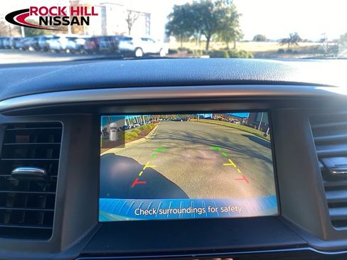 Used 2020 Nissan Pathfinder SV image 22