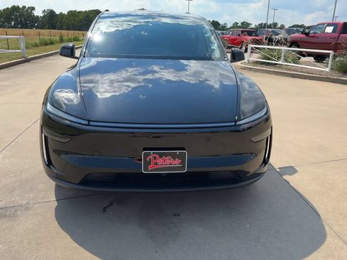 Used 2026 Tesla Model Y Long Range RWD image 4