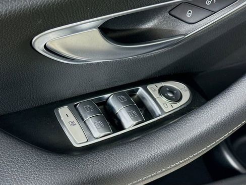 Used 2021 Mercedes-Benz E 350 4MATIC Sedan image 18