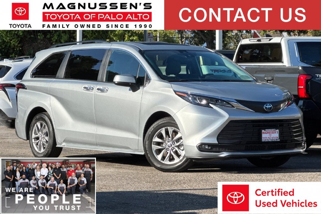 Certified 2025 Toyota Sienna XLE FWD image 1