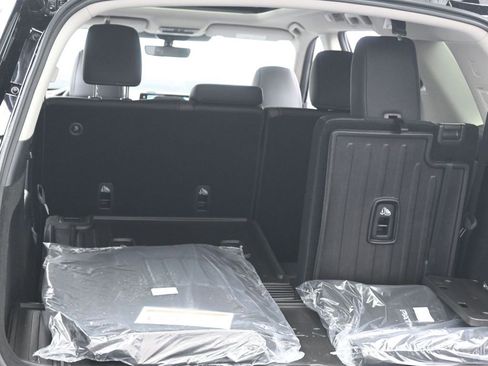 New 2026 Nissan Pathfinder Platinum image 23