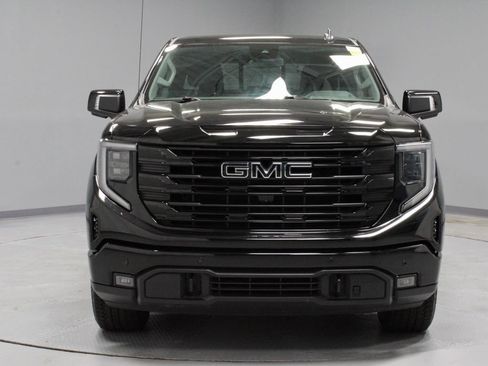Used 2025 GMC Sierra 1500 Elevation w/ Preferred Package AWD/4WD image 5