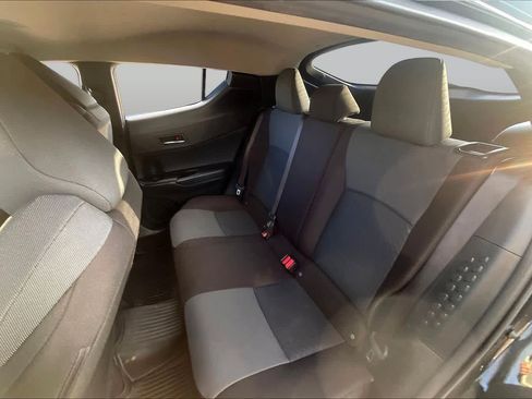Used 2020 Toyota C-HR LE FWD image 20