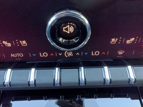 New 2026 GMC Yukon Denali w/ Denali Reserve Package image 17