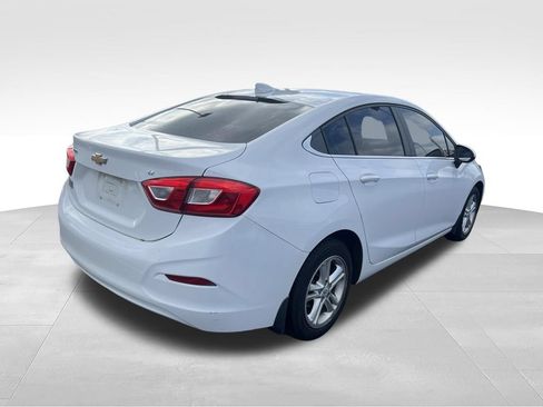 Used 2018 Chevrolet Cruze LT FWD image 11