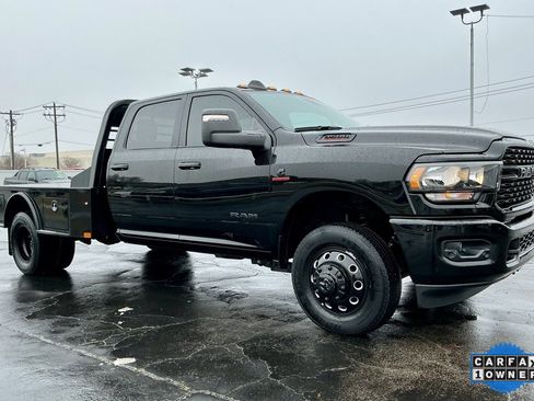 Used 2024 RAM 3500 Big Horn w/ Night Edition image 6