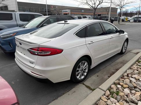 Used 2020 Ford Fusion Energi Titanium image 8