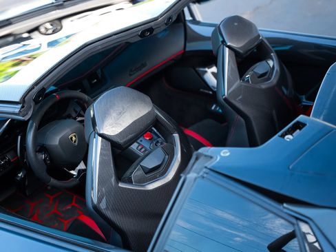 Used 2021 Lamborghini Aventador SVJ AWD/4WD image 47