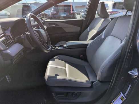 Certified 2025 Toyota Camry SE image 9