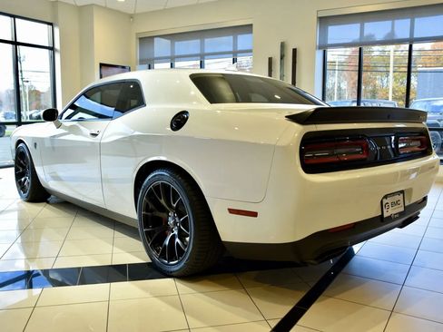 Used 2015 Dodge Challenger SRT Hellcat image 4