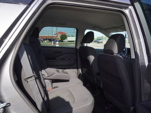 Used 2025 Nissan Pathfinder SV AWD/4WD image 7
