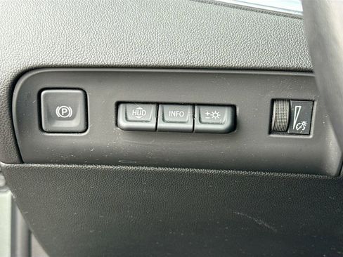 Used 2023 Buick Enclave Premium w/ Experience Buick Package image 12