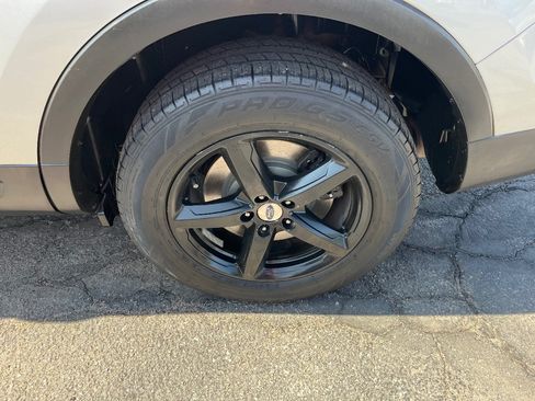 Used 2016 Ford Explorer XLT AWD/4WD image 43