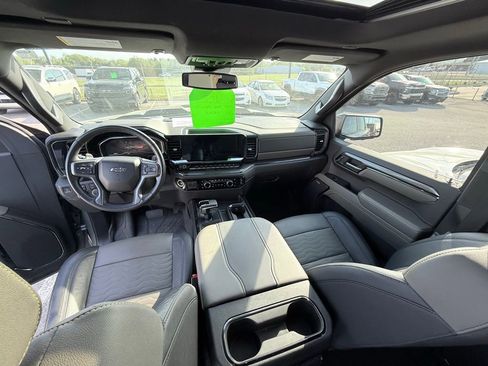 Used 2023 Chevrolet Silverado 1500 ZR2 image 7