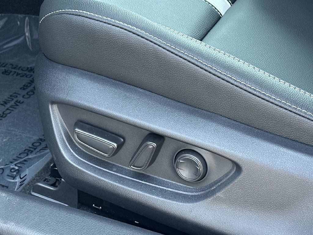 Used 2026 Toyota Camry SE FWD image 24