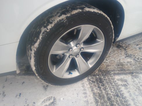 Used 2016 Dodge Challenger SXT image 11