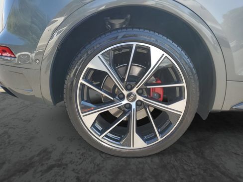 Used 2024 Audi SQ5 Prestige w/ Prestige Package AWD/4WD image 5