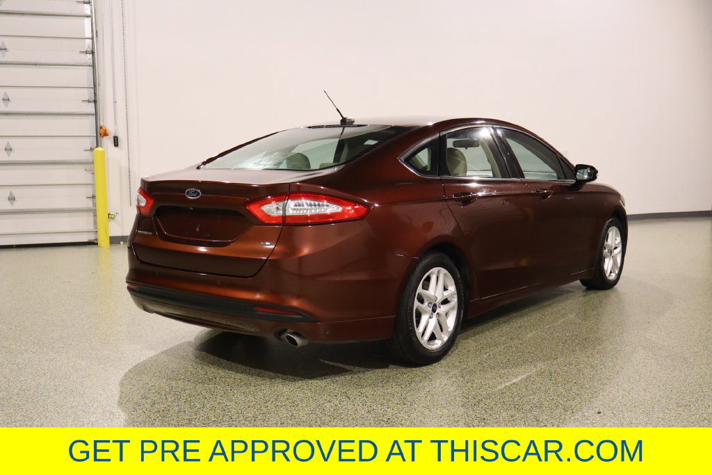 Used 2016 Ford Fusion SE FWD image 10