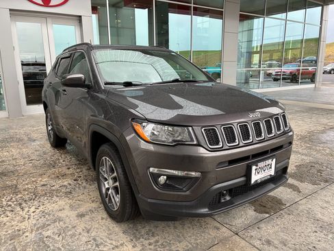 Used 2020 Jeep Compass Latitude AWD/4WD image 13