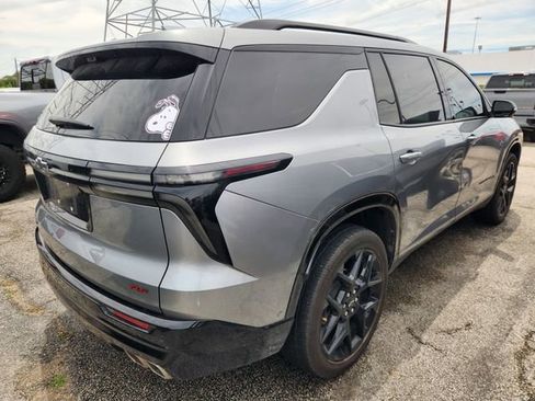 Used 2024 Chevrolet Traverse RS FWD image 5