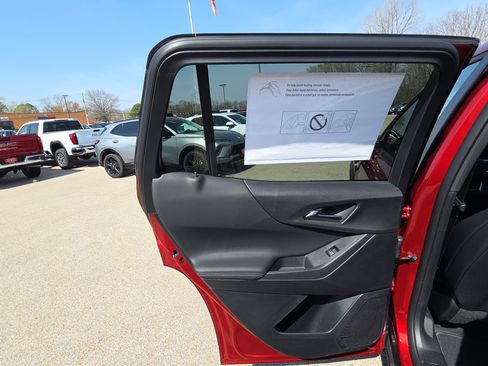 New 2026 Chevrolet Equinox LT w/ Convenience Package II image 26