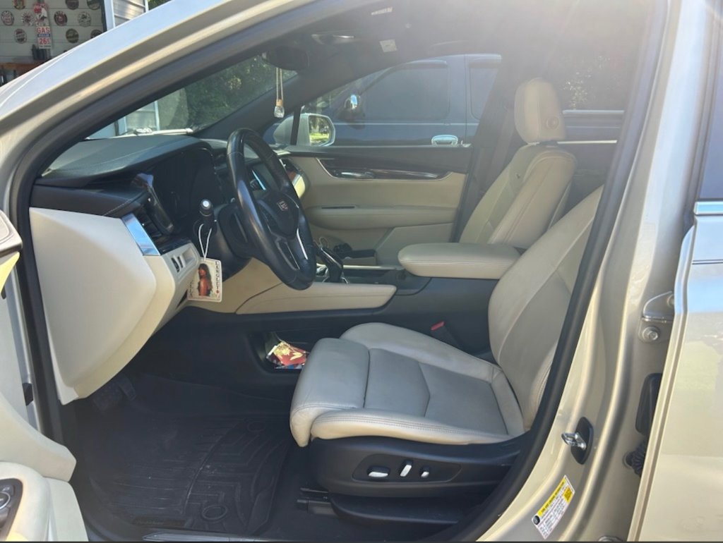 Used 2017 Cadillac XT5 Luxury FWD image 5