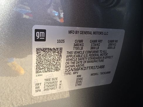 New 2026 Chevrolet Suburban Premier w/ Sun And Tow Package AWD/4WD image 30