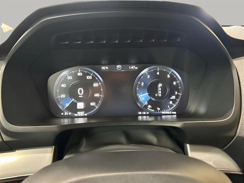 Used 2016 Volvo XC90 T6 Momentum AWD/4WD image 19