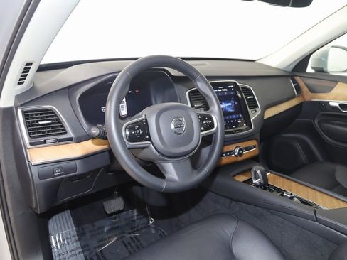 Used 2024 Volvo XC90 B5 Plus image 29