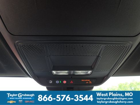 Used 2026 Chevrolet Traverse LT AWD/4WD image 24