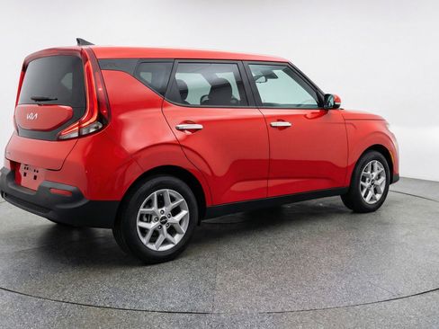 Used 2025 Kia Soul LX w/ LX Technology Package image 9